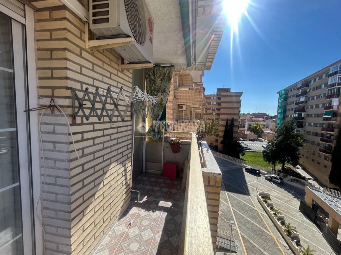 Vista exterior de Pis en venda en  Zaragoza Capital amb Calefacció i Balcó