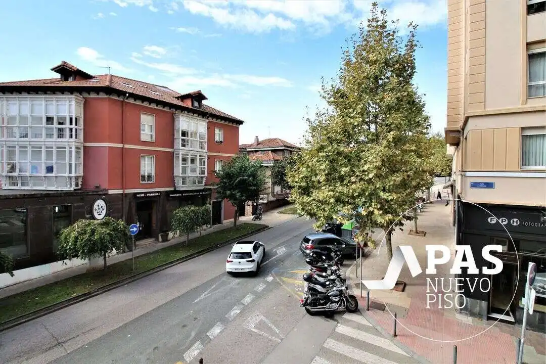 Außenansicht von Wohnung zum Verkauf in Santander mit Heizung