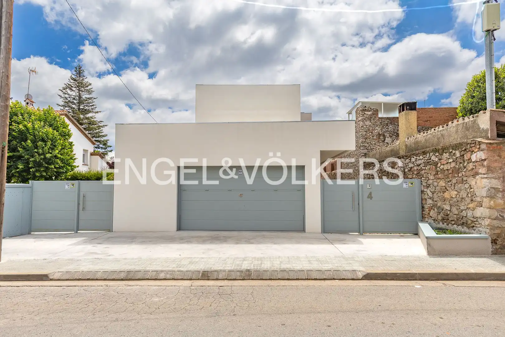 Vista exterior de Casa o chalet en venta en Matadepera con Calefacción, Parquet y Terraza