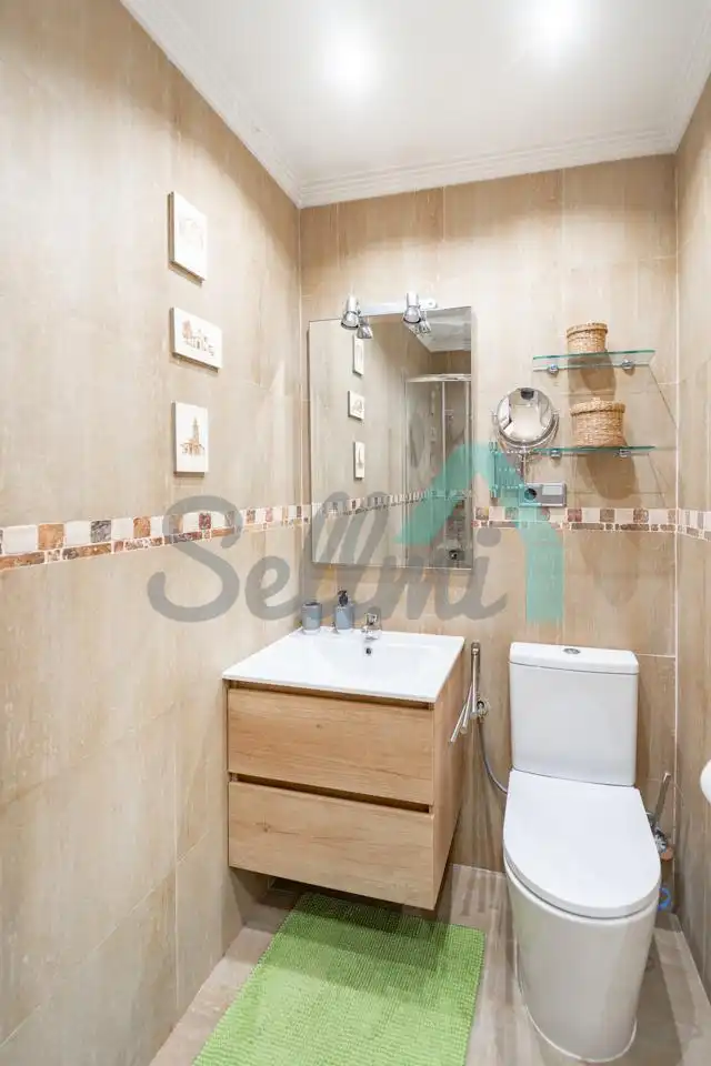 Bathroom of Study for rent in Oviedo   with Heating, Parquet flooring and Furnished