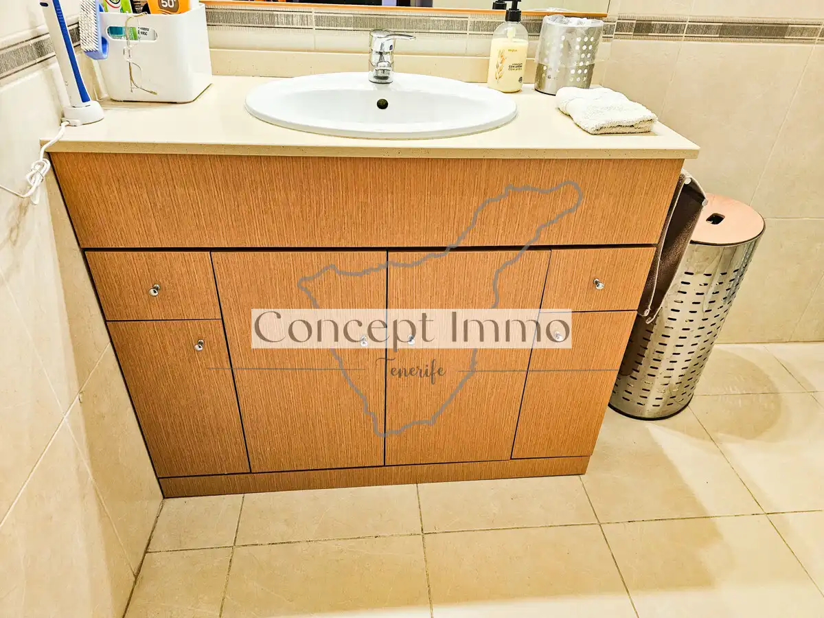 Baño de Piso en venta en Arona con Aire acondicionado, Terraza y Trastero