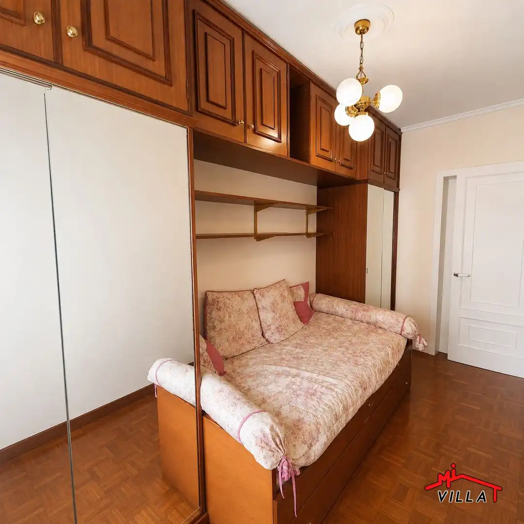Bedroom of Flat for sale in Laredo  with Heating and Balcony