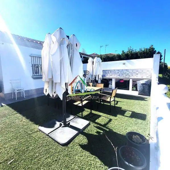 Terrassa de Casa adosada en venda en Almonte amb Aire condicionat, Calefacció i Jardí privat