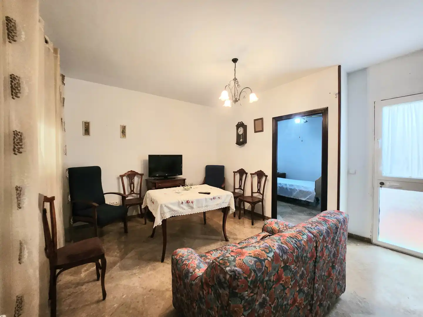 Wohnzimmer von Einfamilien-Reihenhaus zum Verkauf in Alcalá de Guadaira mit Klimaanlage, Terrasse und Abstellraum