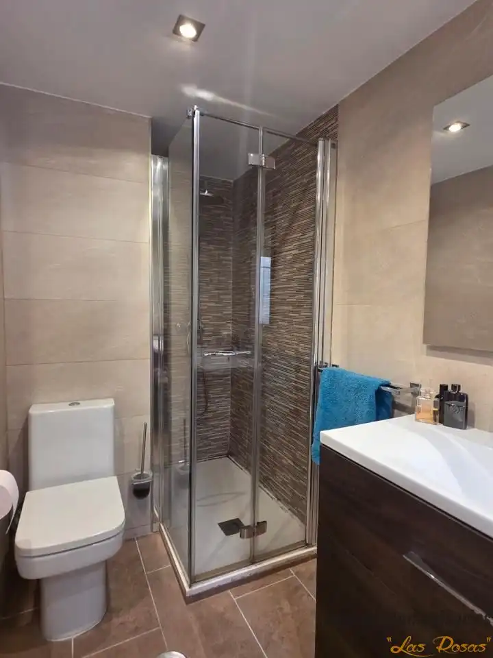 Badezimmer von Wohnung zum Verkauf in Madrid mit Klimaanlage, Heizung und Parkett