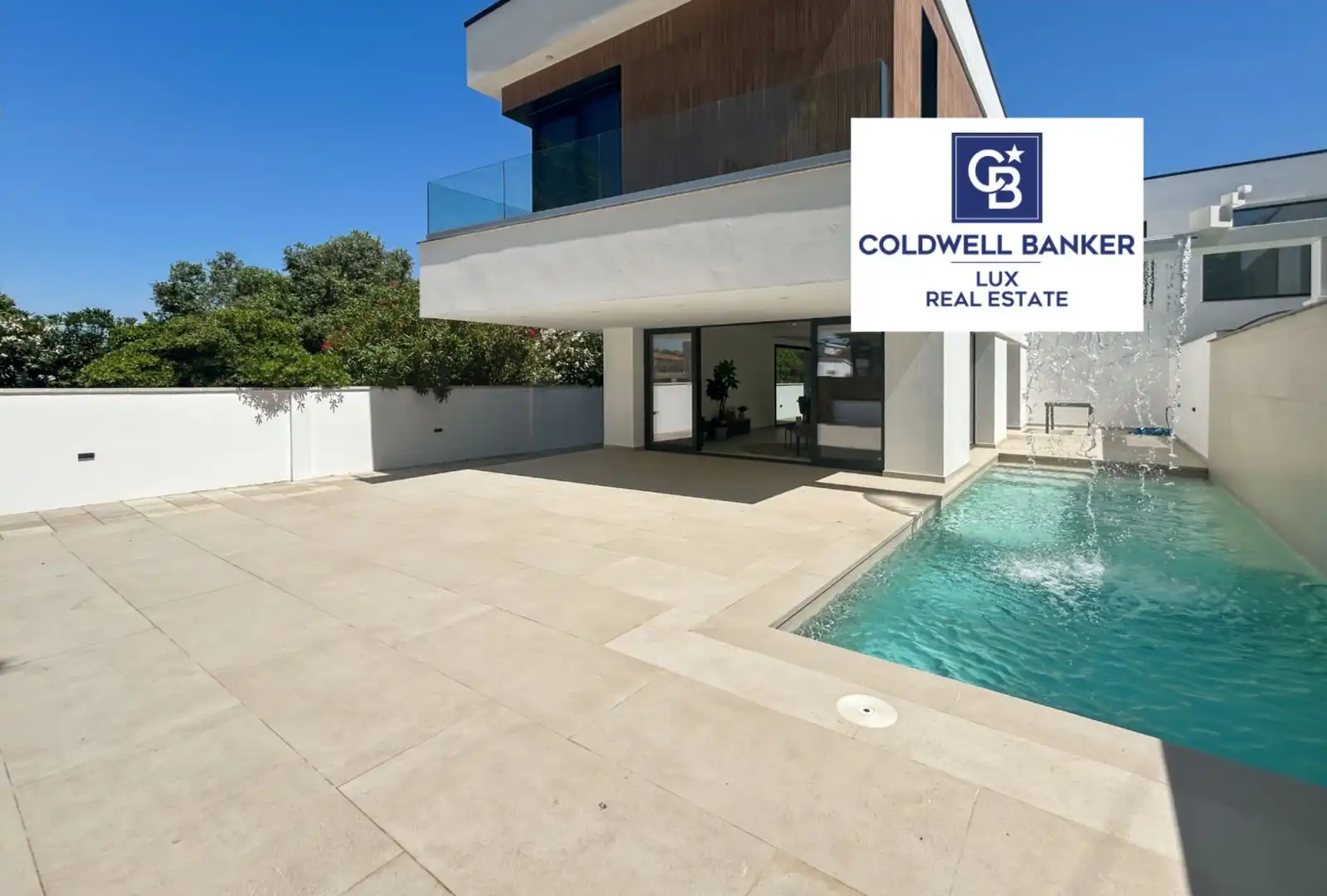 House with pool for sale in N/A