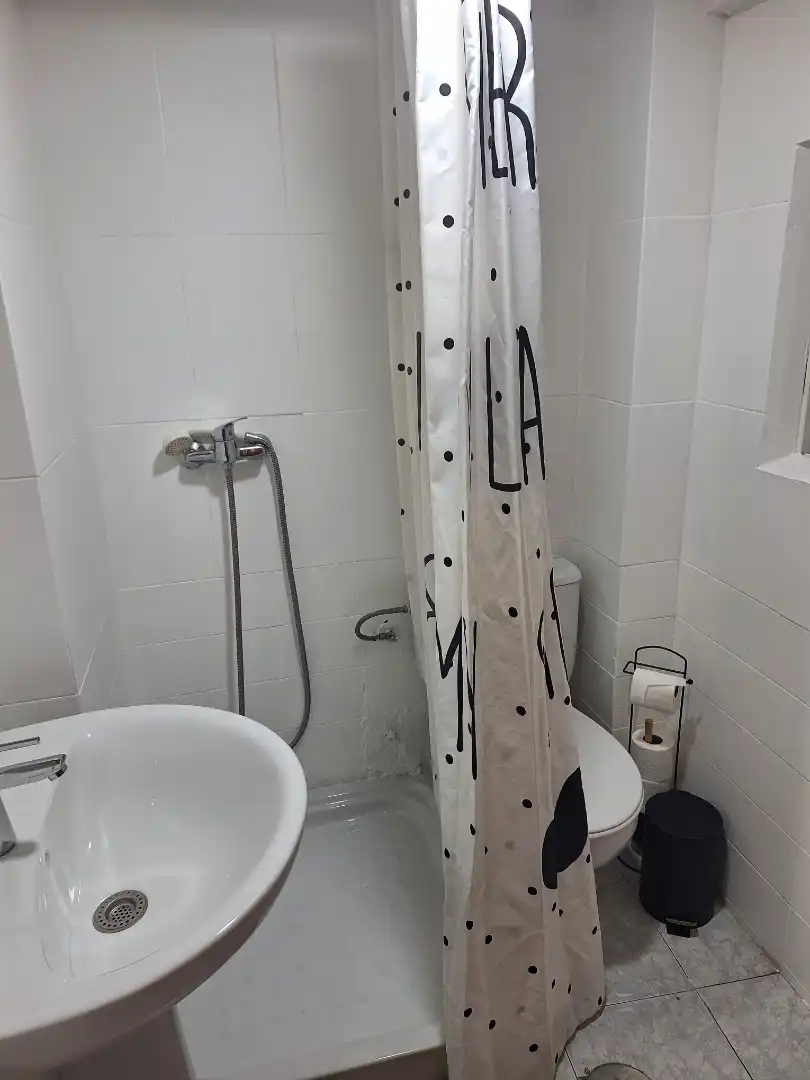Badezimmer von Einfamilien-Reihenhaus zum Verkauf in Granada mit Terrasse, Möbliert und Ofen
