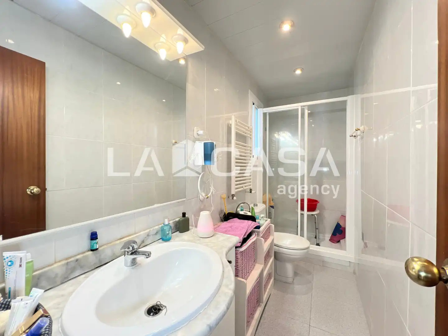 Baño de Ático en venta en Barcelona con Calefacción y Terraza