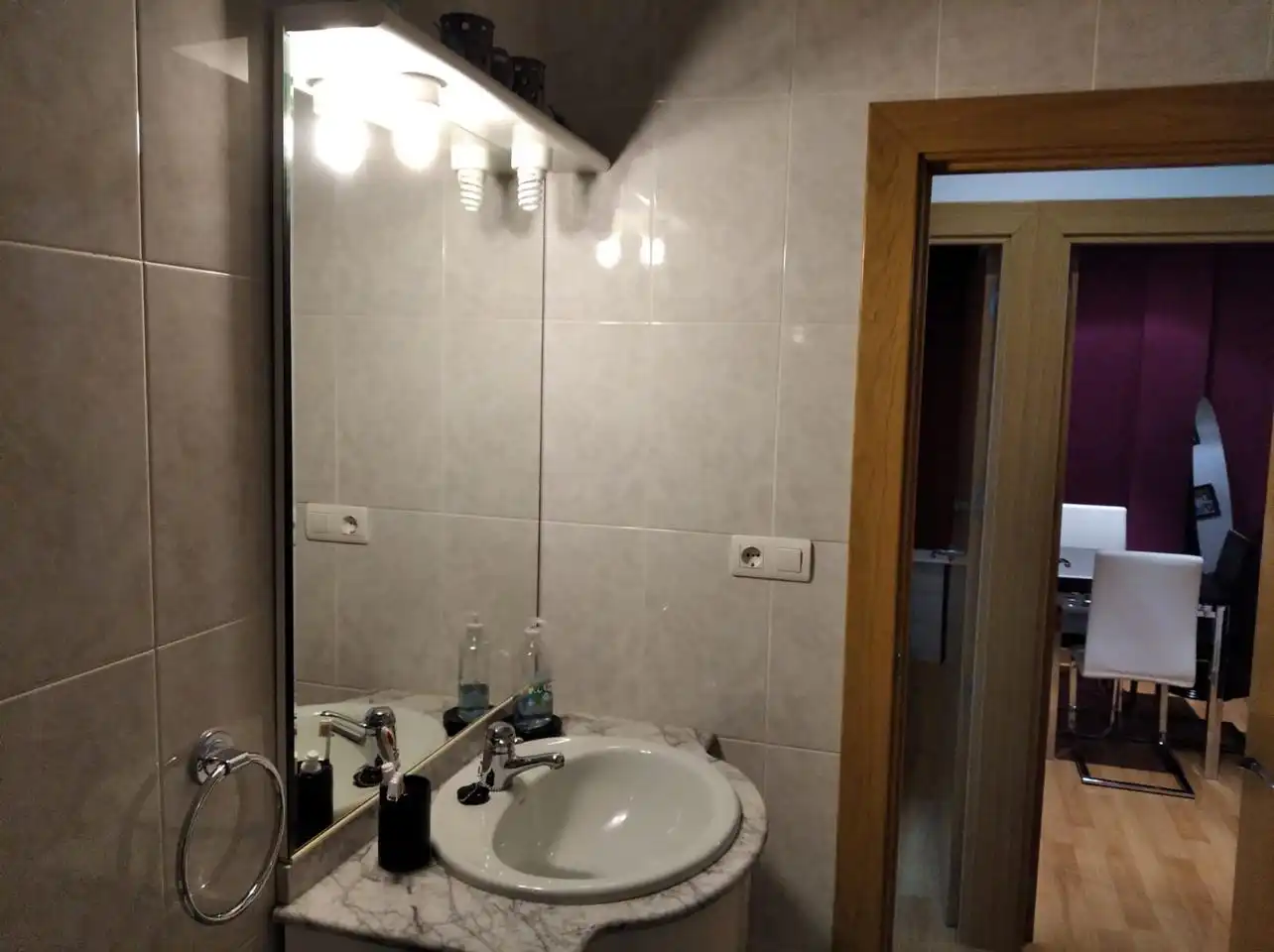 Badezimmer von Erdgeschoss zum Verkauf in Plasencia mit Möbliert