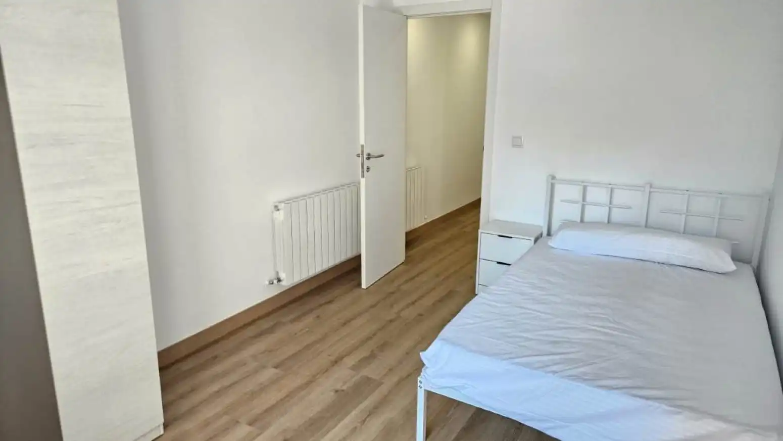 Schlafzimmer von Wohnung zur Miete in Salamanca mit Heizung, Möbliert und Balkon