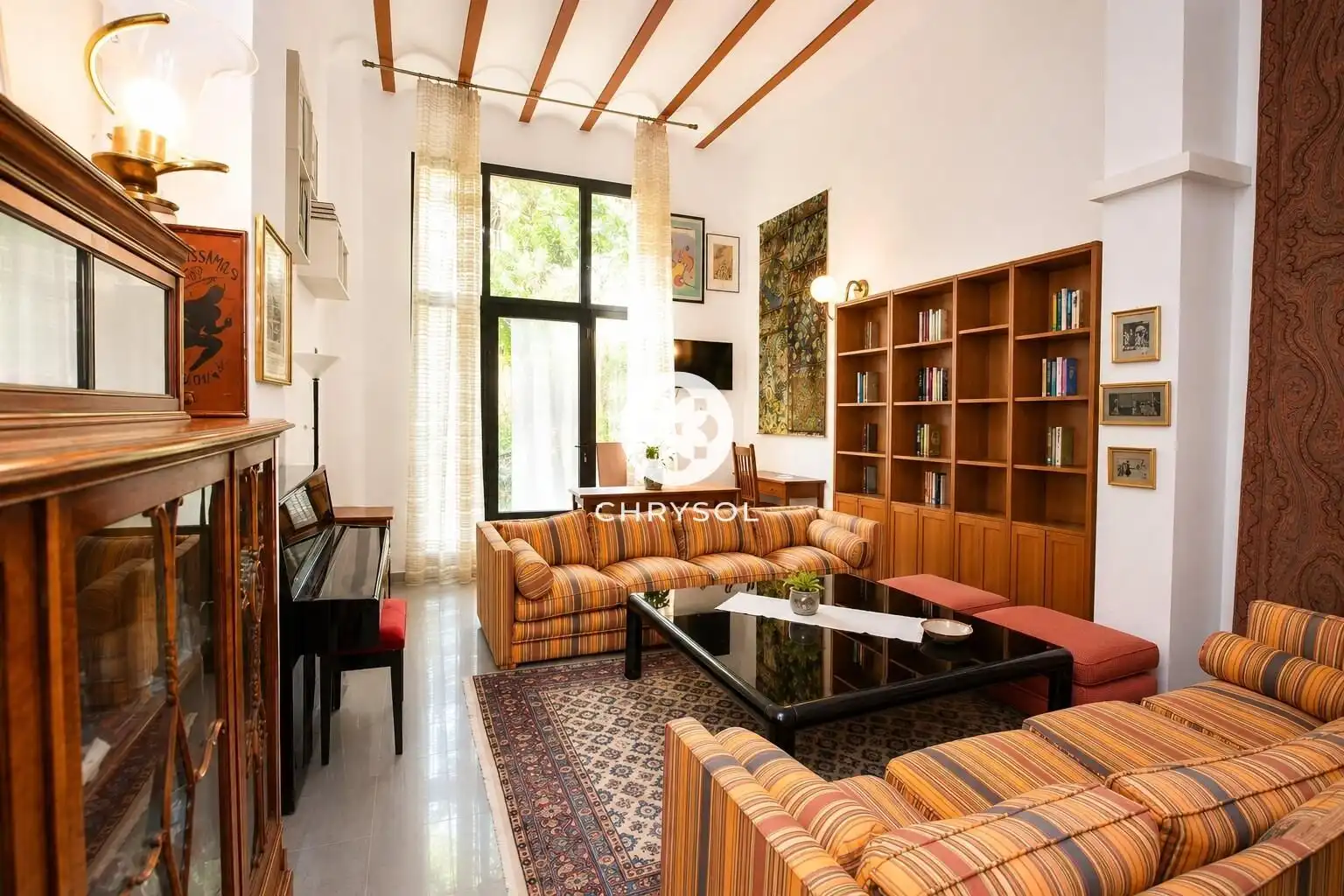 Wohnzimmer von Erdgeschoss zum Verkauf in Barcelona mit Klimaanlage und Heizung