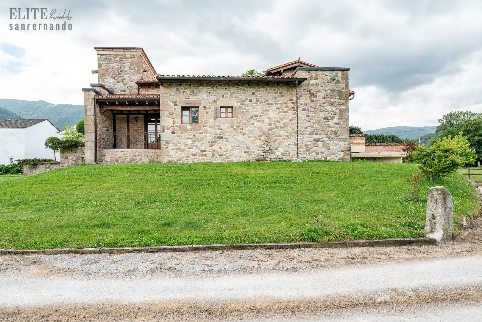 Vista exterior de Casa o chalet en venta en Bárcena de Pie de Concha con Calefacción, Jardín privado y Terraza