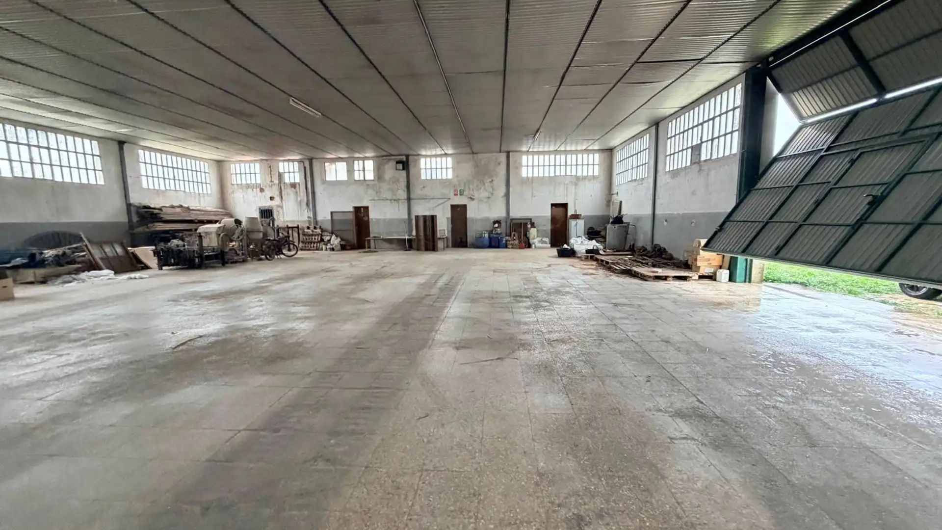 Nave industrial en venta en Fontanars dels Alforins