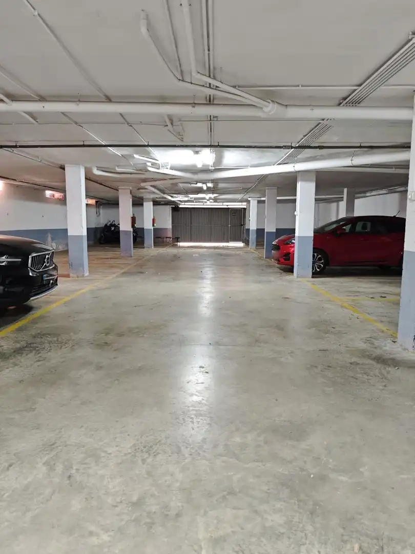 Planta baixa en venda a Avenida de Europa, Corinto - Almarda