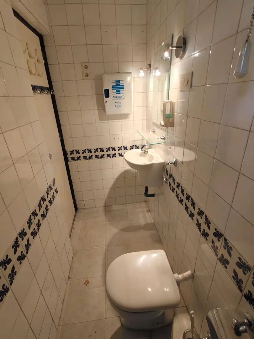 Baño de Local de alquiler en Granada