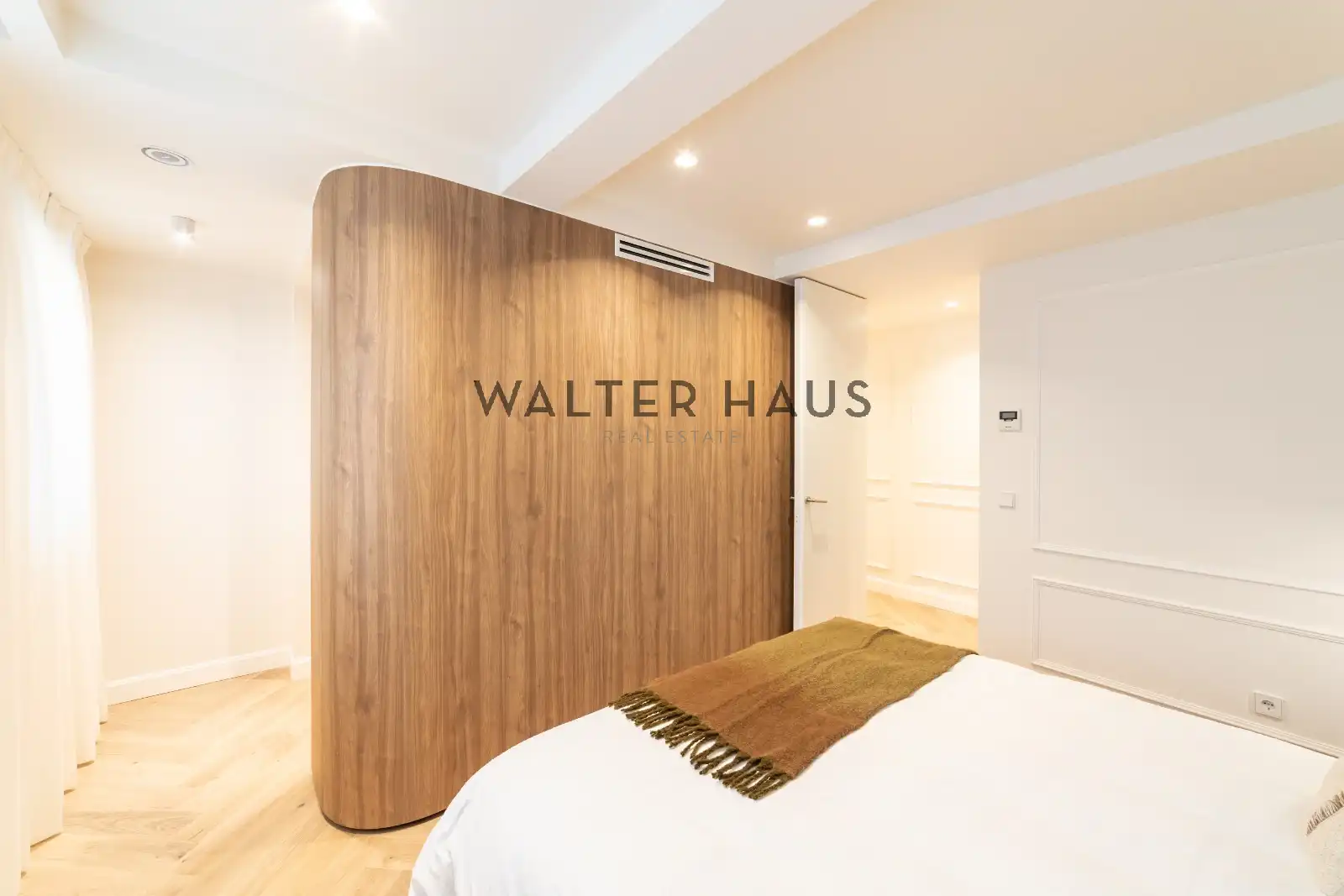 Flat for sale in Calle de Quevedo, Cortes - Huertas