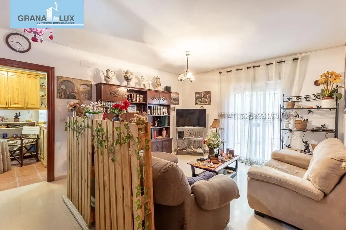 Casa aparellada amb terrassa en venda a Camino CEMENTERIO, imagen 6