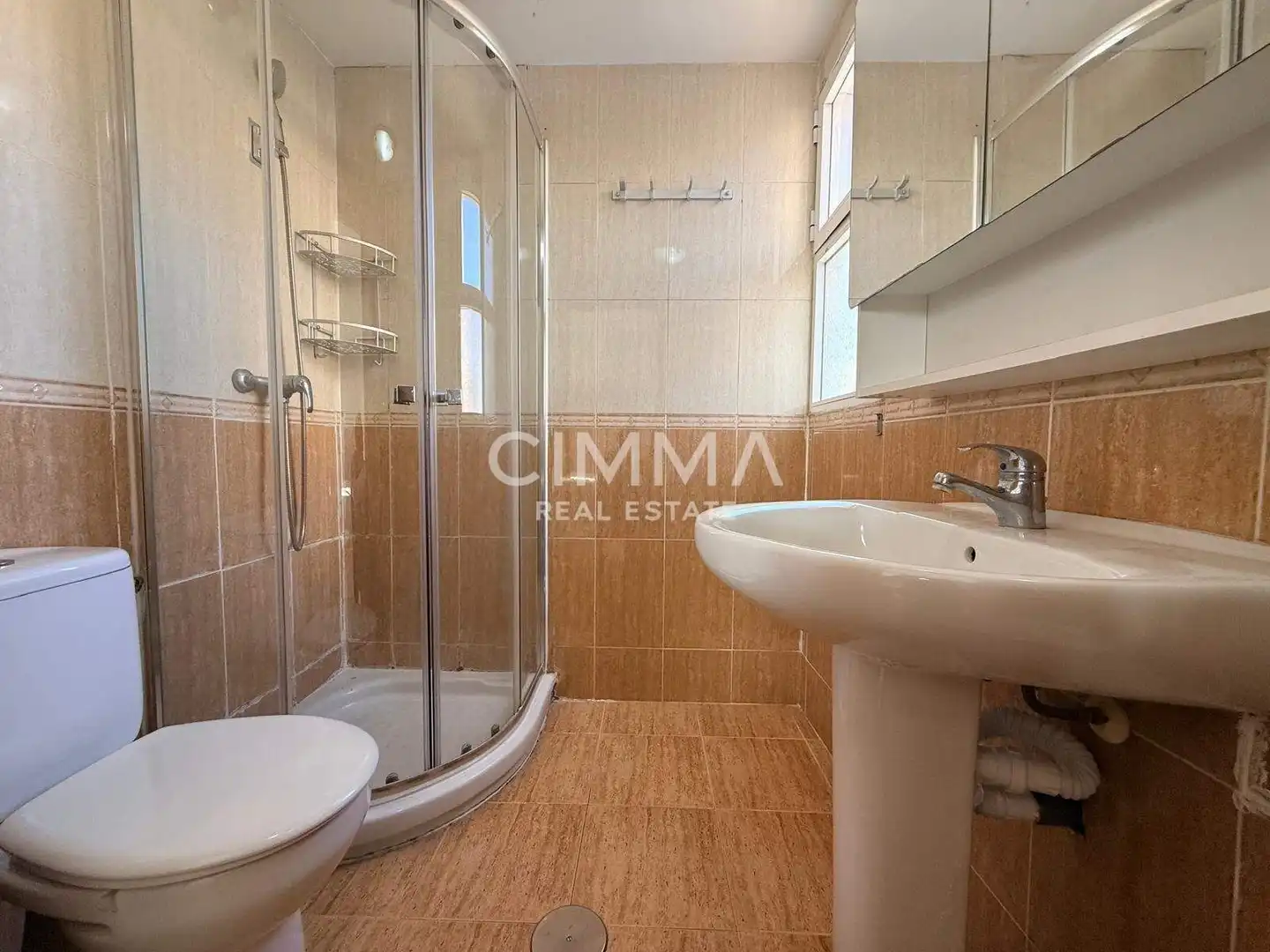 Baño de Apartamento en venta en Benidorm con Aire acondicionado, Jardín privado y Terraza