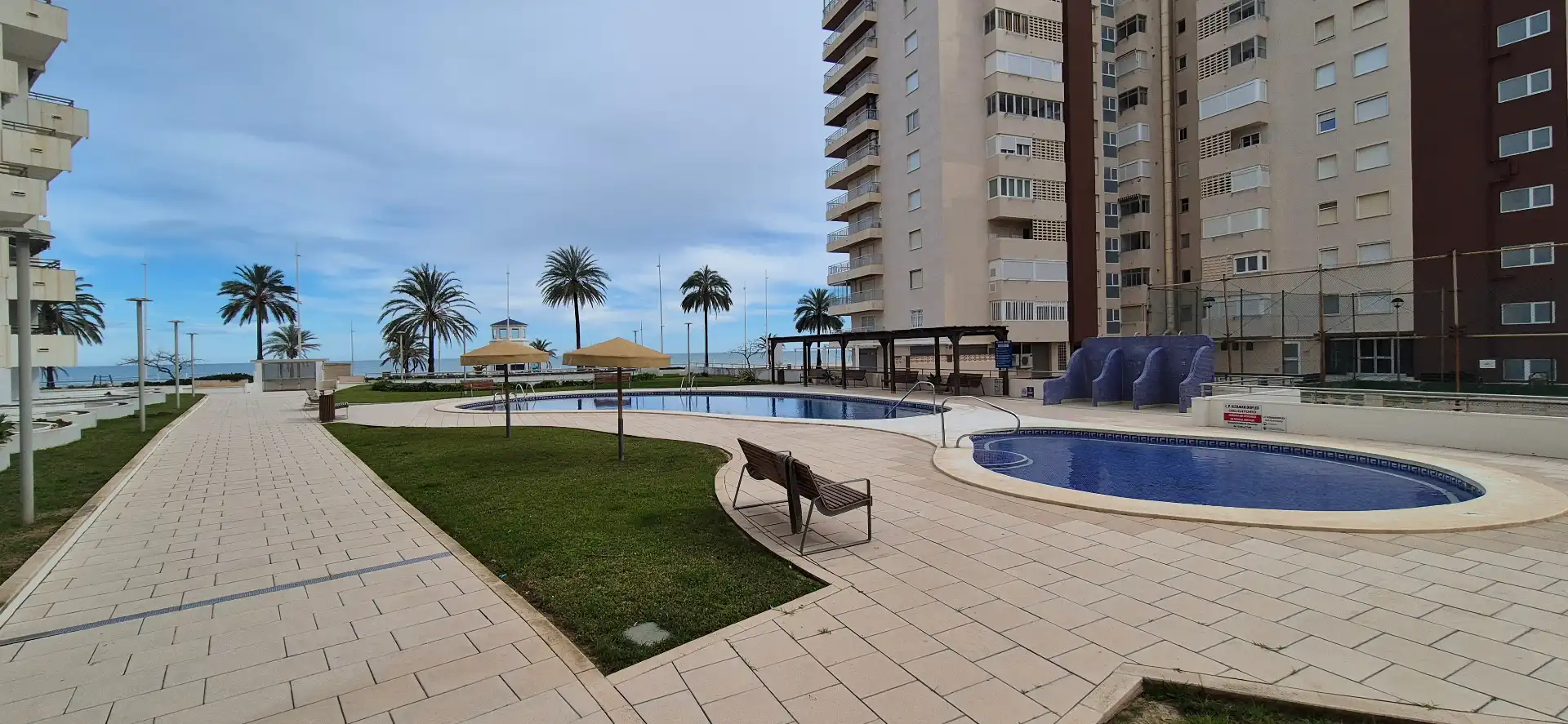 Piscina de Dúplex en venda en Gandia amb Terrassa, Traster i Moblat