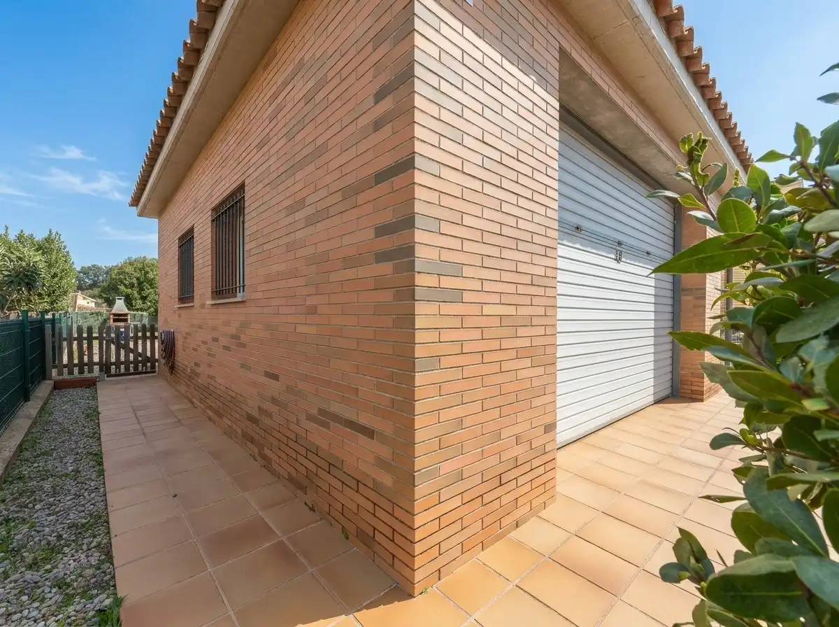Vista exterior de Casa o chalet en venta en Quart con Aire acondicionado, Calefacción y Piscina
