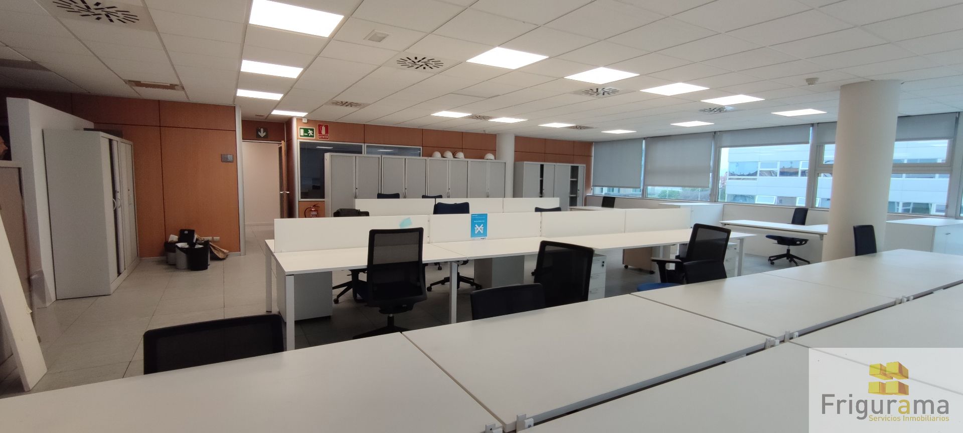 Oficina de lloguer en Sant Joan Despí amb Aire condicionat, Terrassa i Balcó