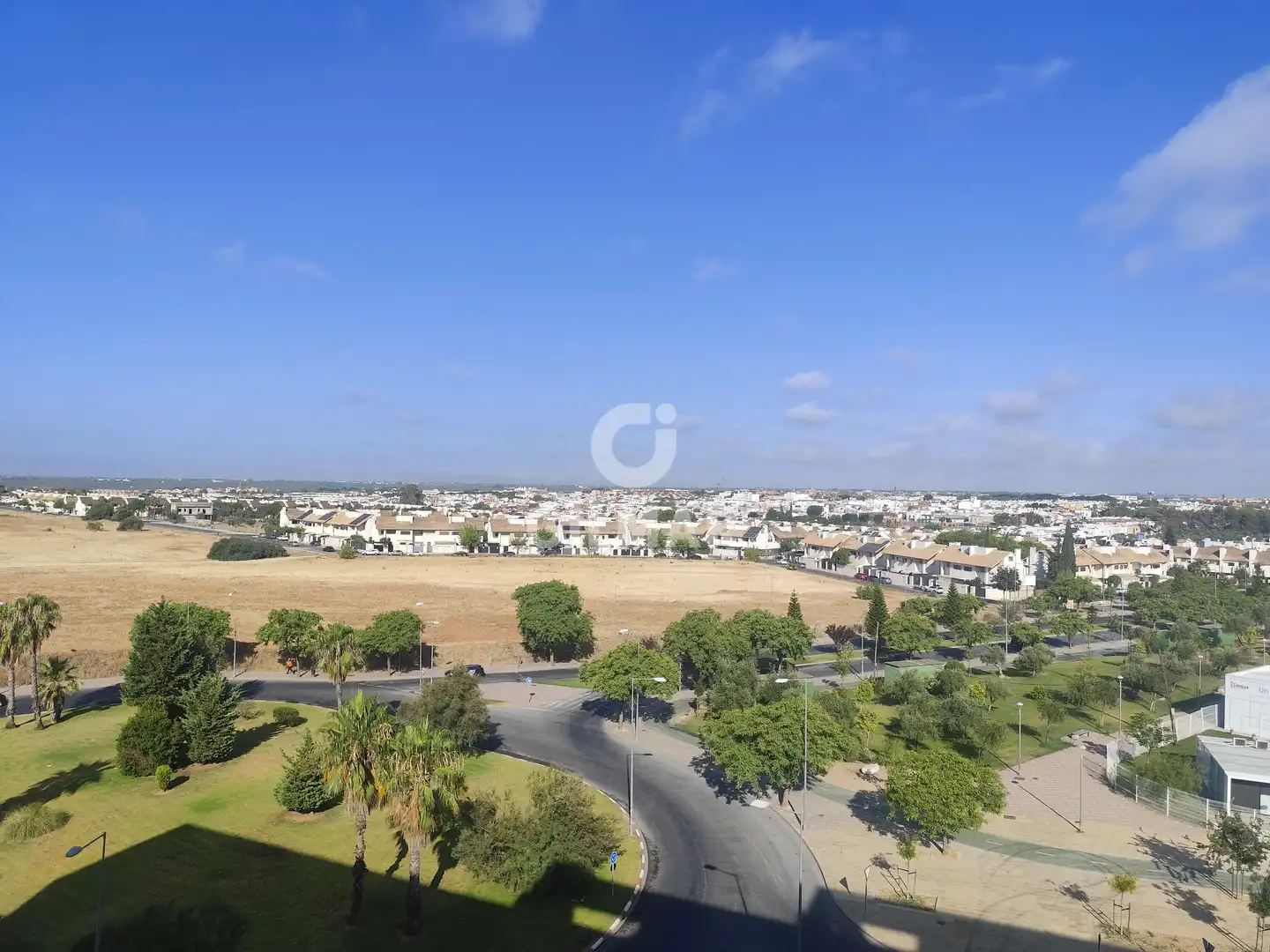 Vista exterior de Piso de alquiler en Tomares con Calefacción, Jardín privado y Trastero