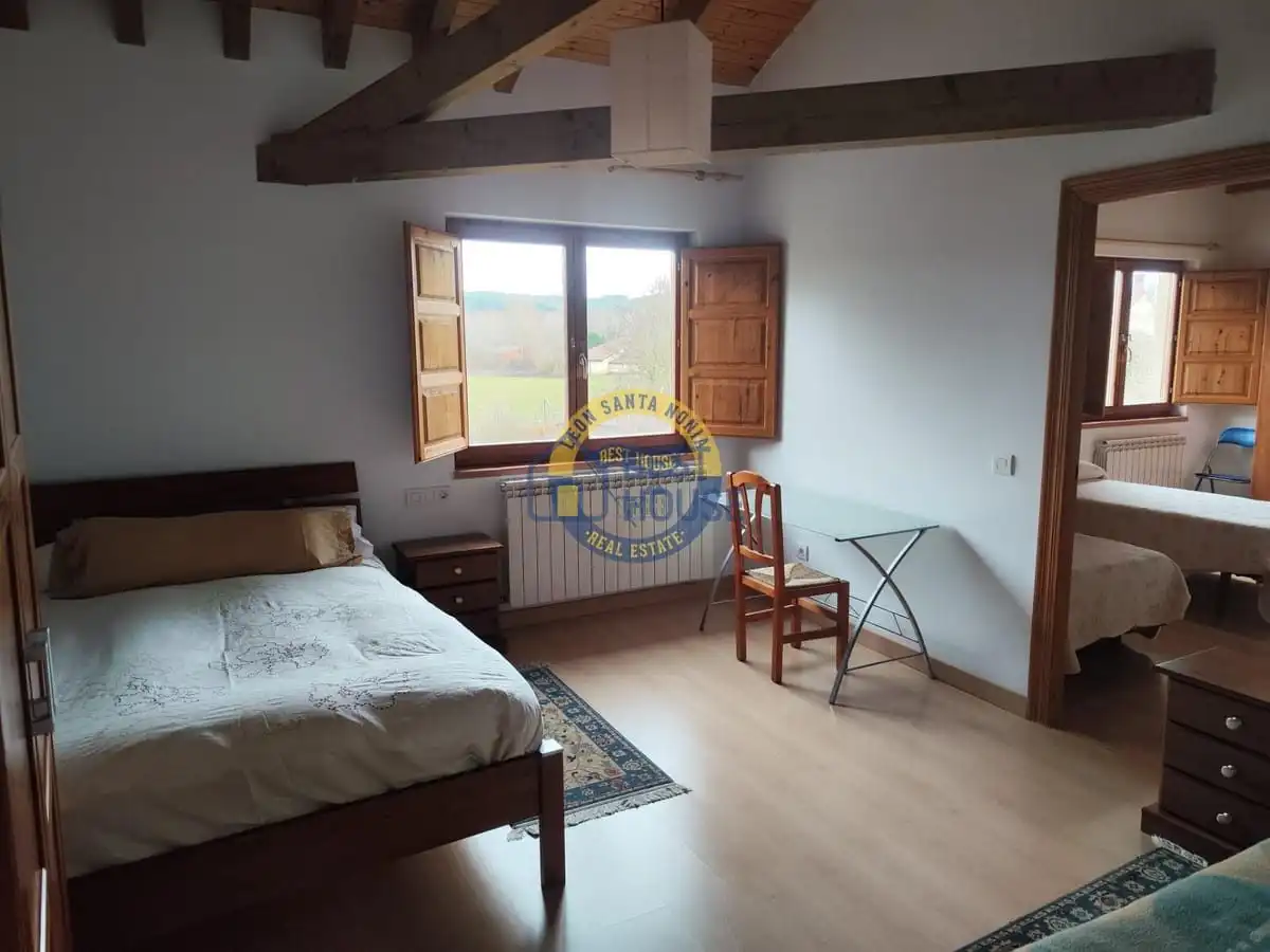 Habitación de Casa o chalet en venta en Villaquilambre con Calefacción, Jardín privado y Parquet