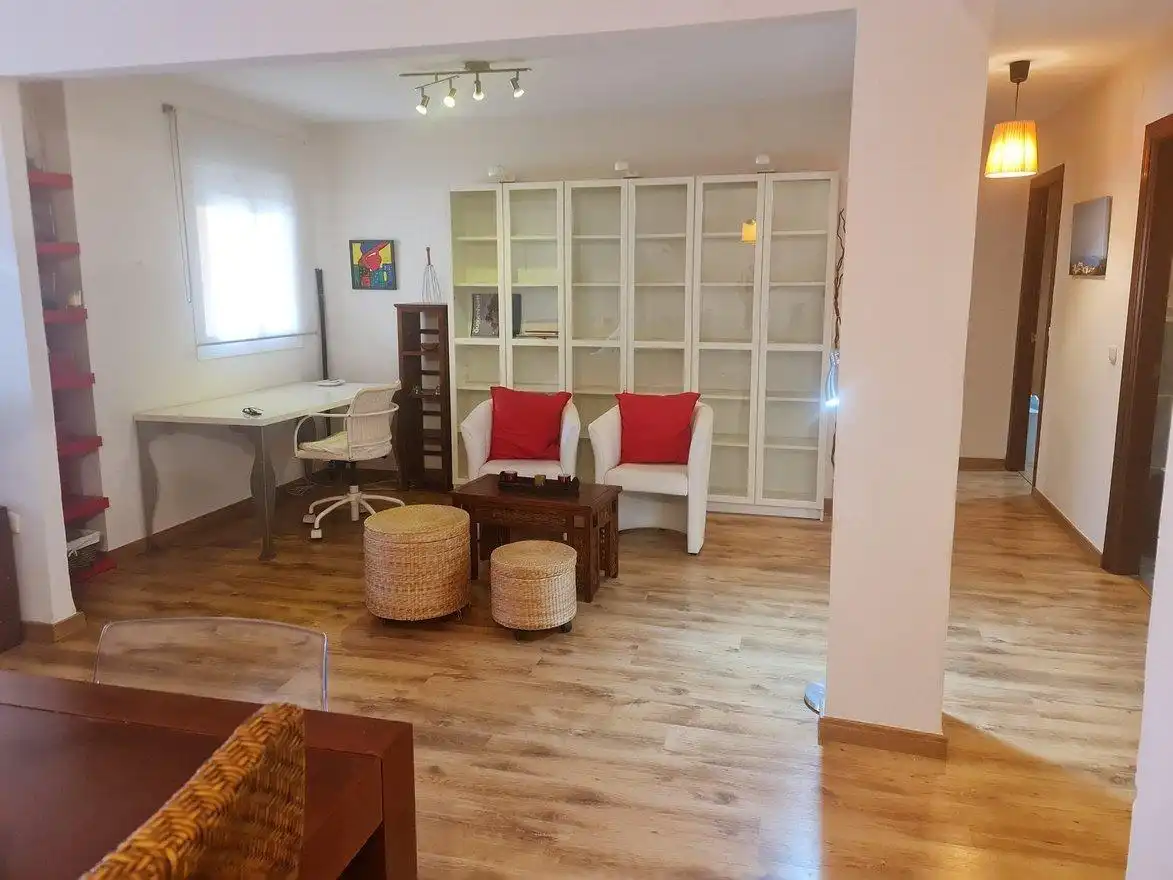 Sala d'estar de Pis de lloguer en Torremolinos amb Aire condicionat i Moblat