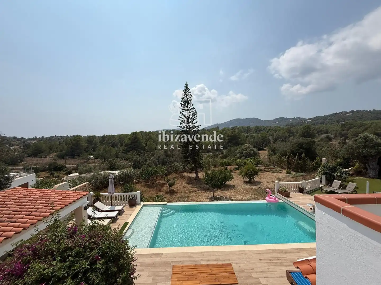 Vista exterior de Casa o chalet de alquiler en Sant Josep de sa Talaia con Piscina y Amueblado