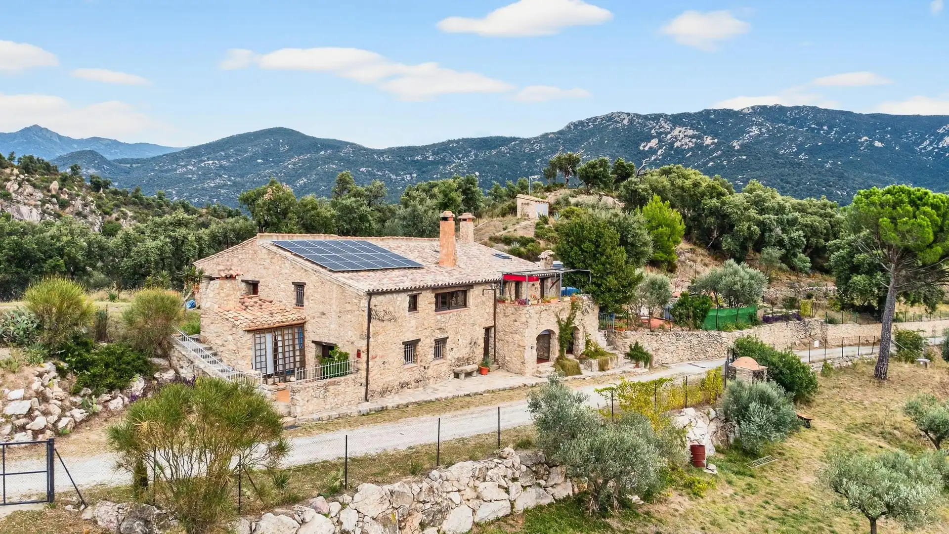 Country house for sale in 19 Afores #
