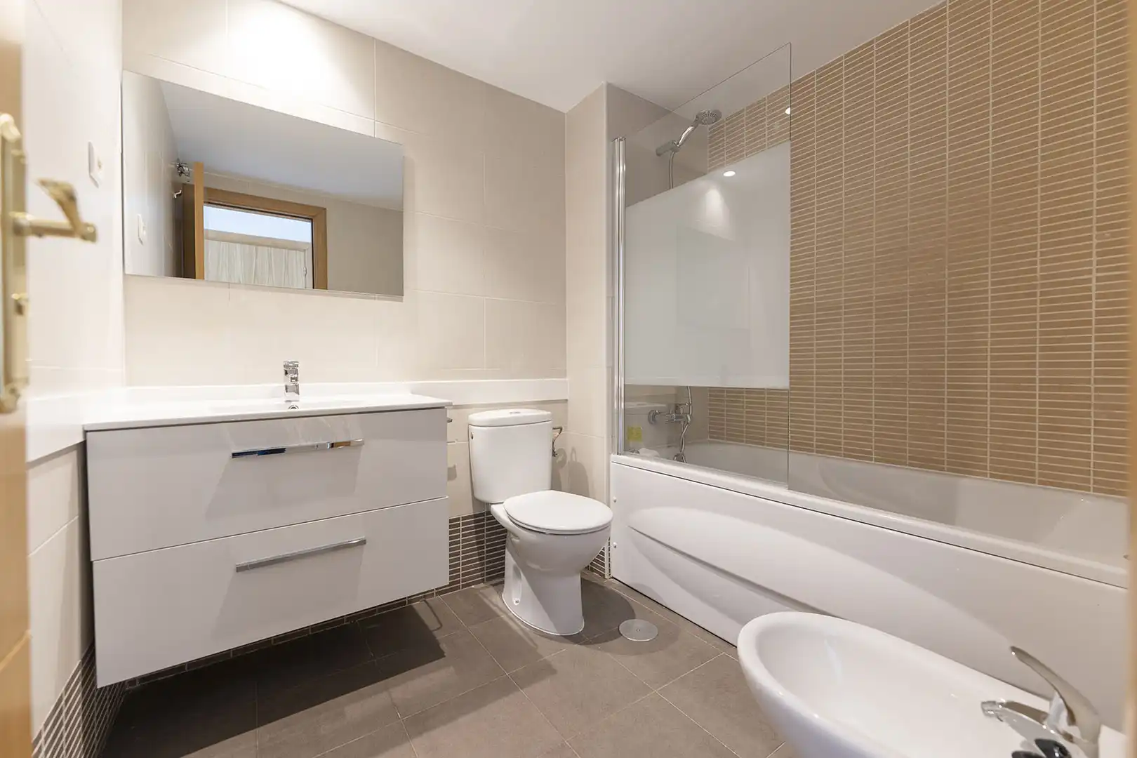 Baño de Piso en venta en Teatinos - Universidad