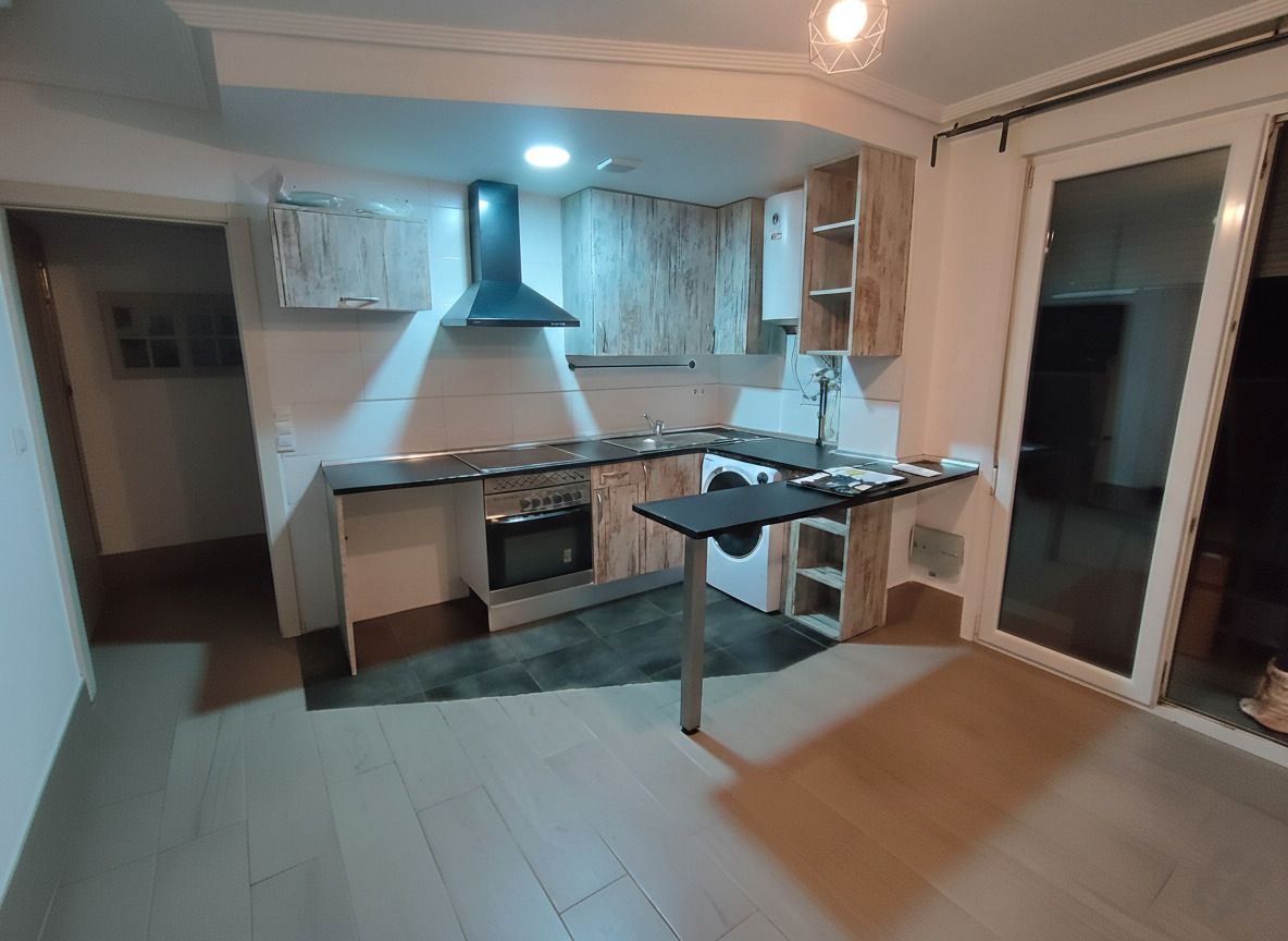 Cuina de Dúplex de lloguer en Numancia de la Sagra amb Aire condicionat, Forn i Rentadora