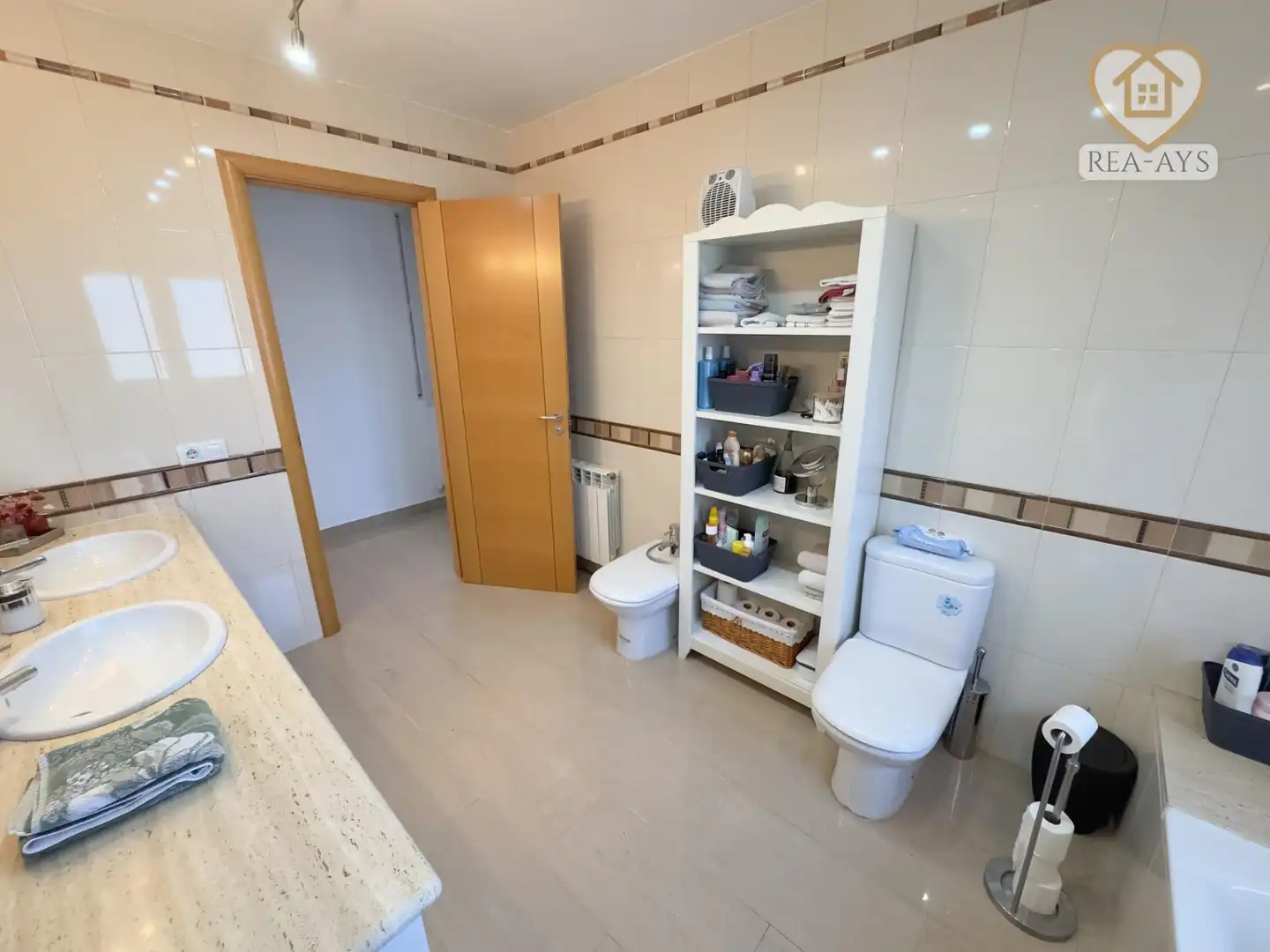 Bany de Casa o xalet en venda en Mediona amb Calefacció, Jardí privat i Terrassa