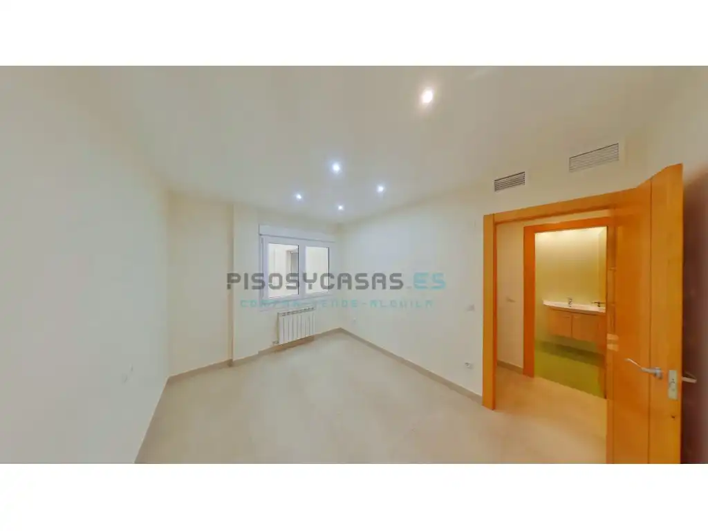 Flat for sale in Tauste  with Air Conditioner, Oven and Washing machine