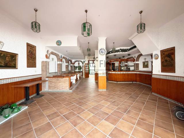 Local comercial en Alquiler en Avenida las Palmeras, 162 en Arroyo de la Miel