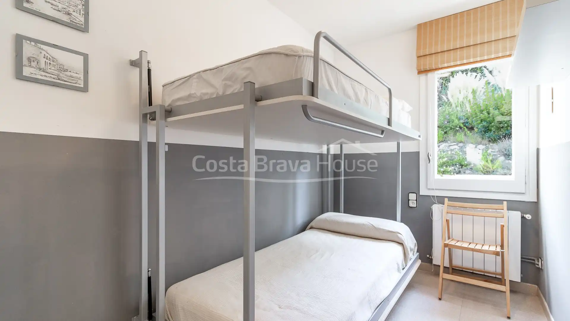 Schlafzimmer von Einfamilien-Reihenhaus zum Verkauf in Palafrugell mit Klimaanlage, Heizung und Privatgarten