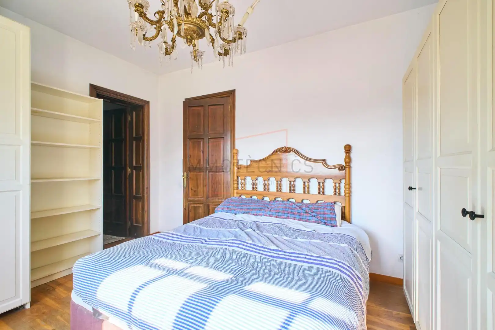 Dormitori de Finca rústica en venda en Madrid amb Jardí privat