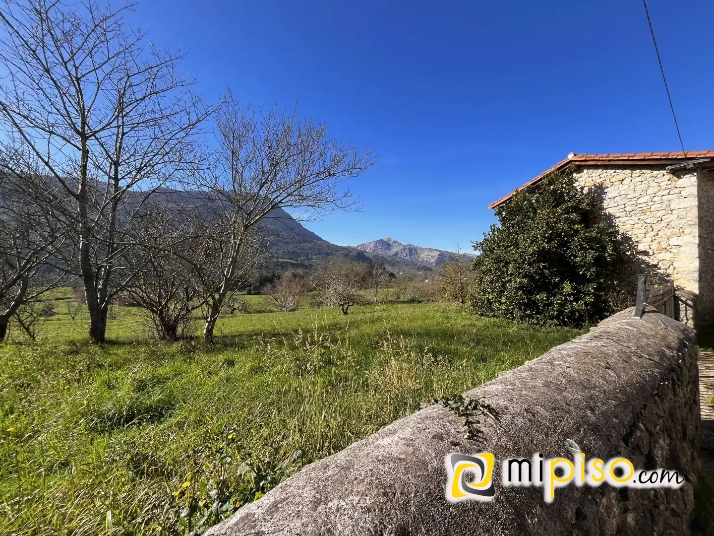 Casa adosada en venta en Ruesga con Calefacción, Terraza y Amueblado