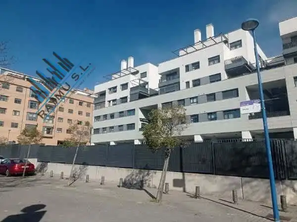 Außenansicht von Garage zum Verkauf in Leganés