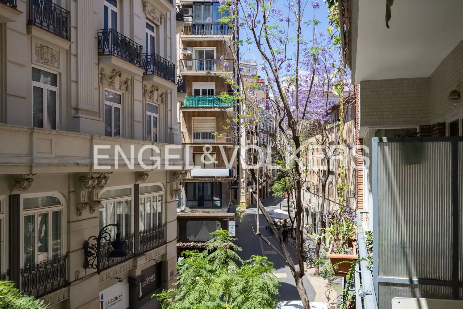 Außenansicht von Wohnung zur Miete in Valencia mit Klimaanlage, Heizung und Terrasse