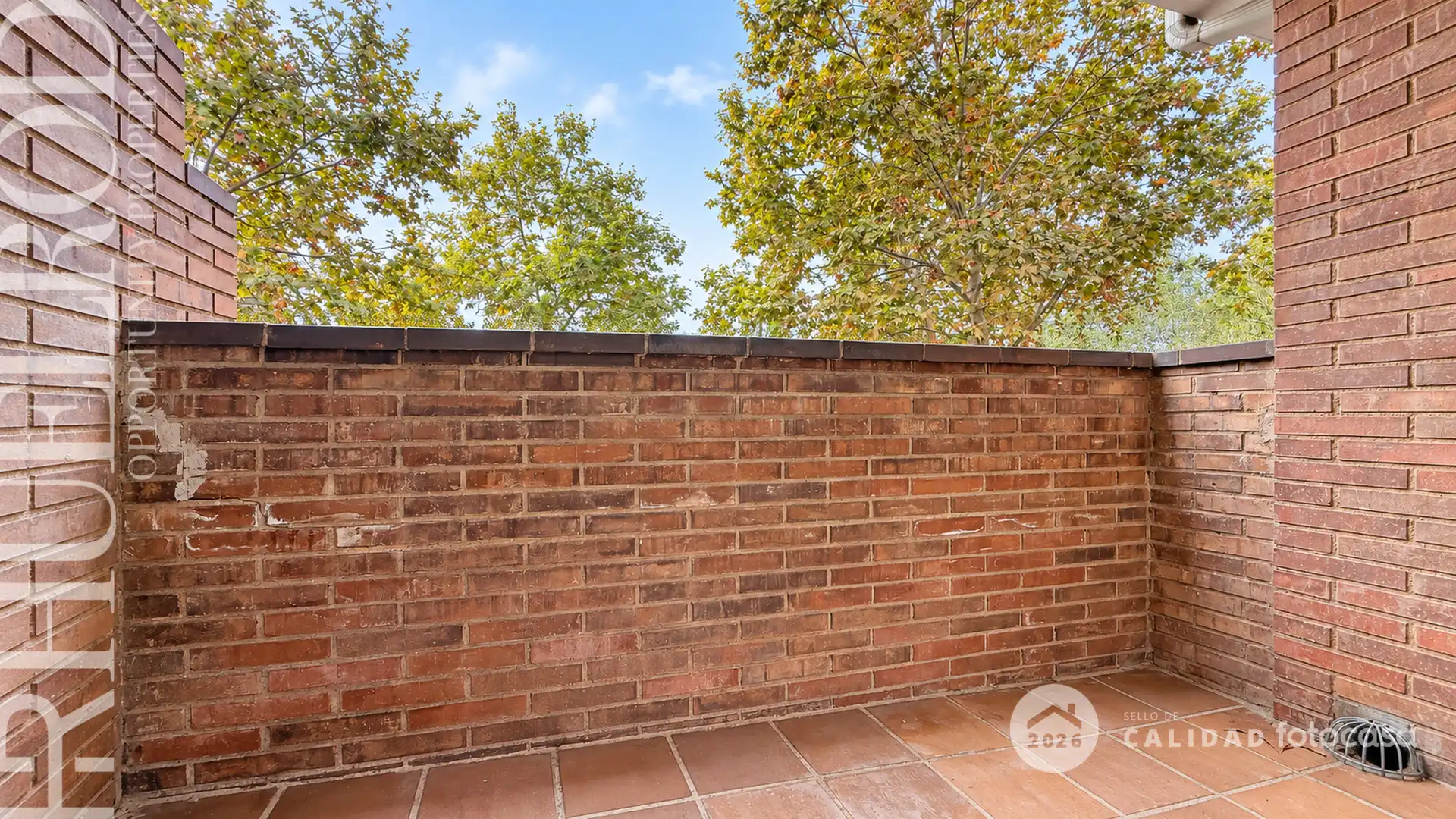 Vista exterior de Casa adosada en venta en Cerdanyola del Vallès con Aire acondicionado, Calefacción y Jardín privado