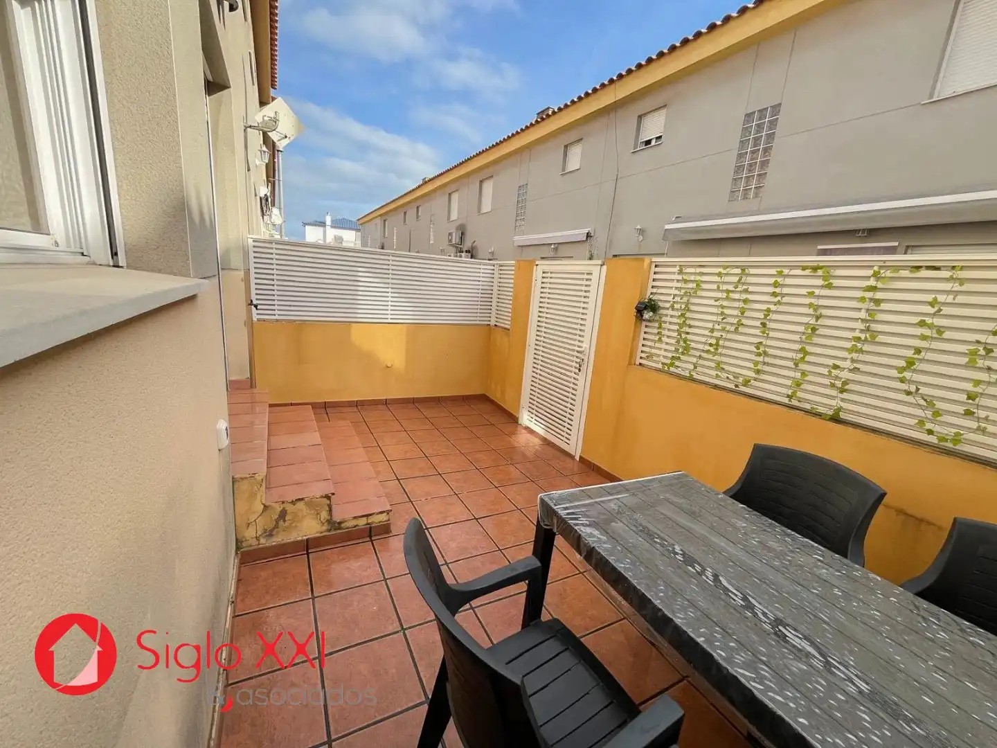 Terrasse von Einfamilien-Reihenhaus zum Verkauf in Almazora / Almassora mit Klimaanlage, Heizung und Terrasse