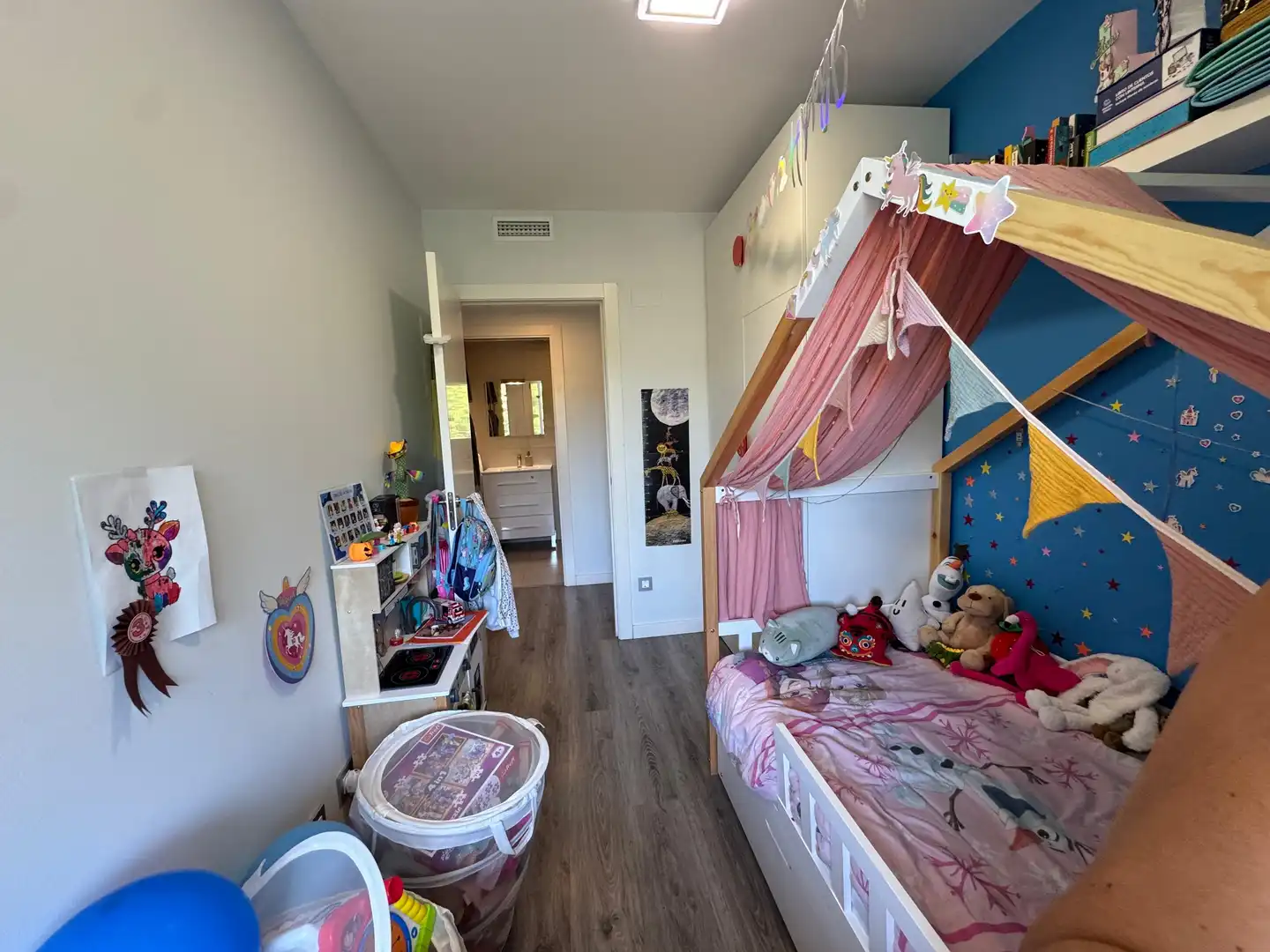 Schlafzimmer von Wohnung zum Verkauf in Barcelona mit Balkon