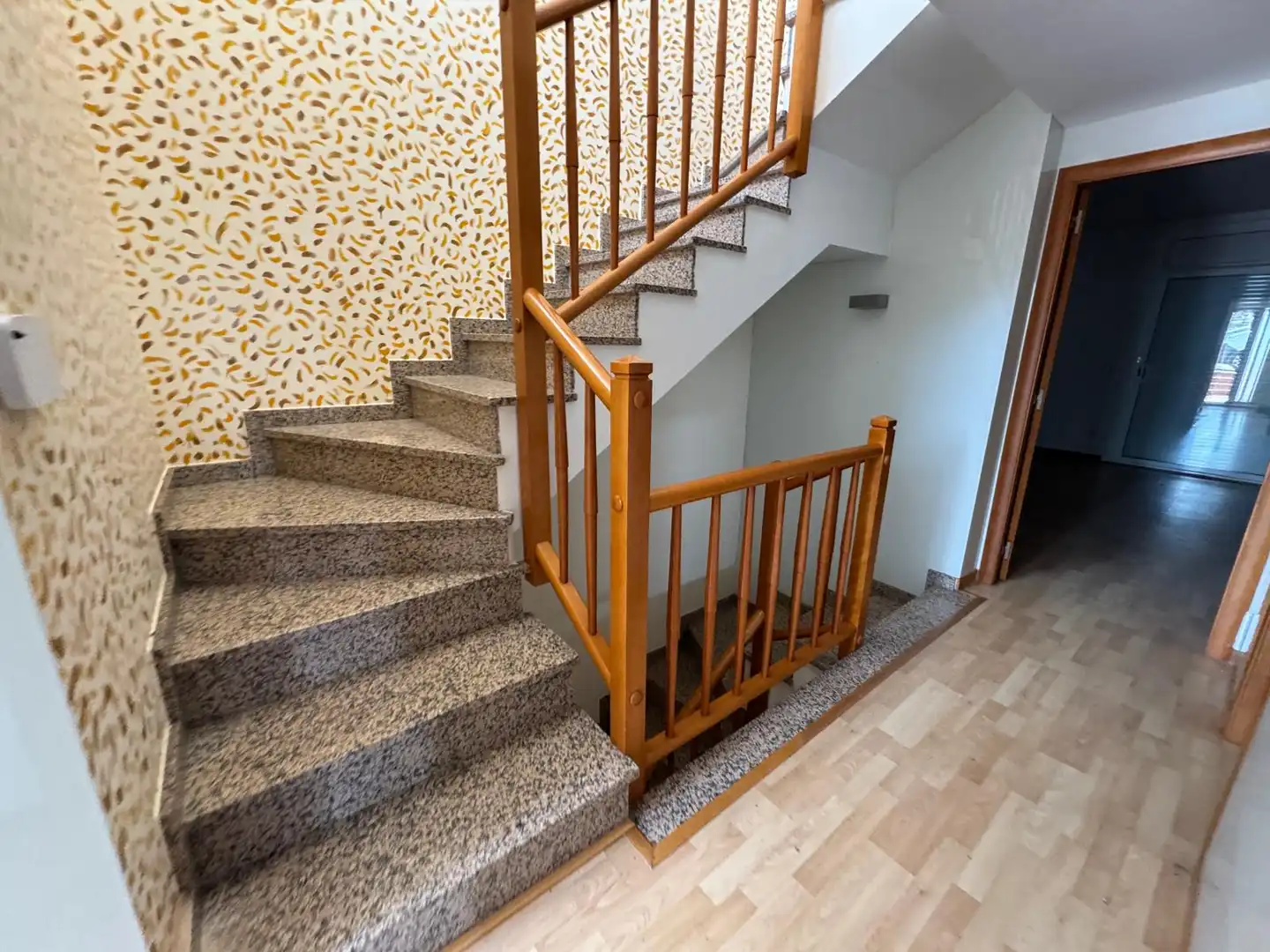 Semi-detached house with pool for sale in C/ Montserrat Roig, imagen 8