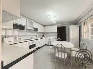 Cuina de Casa o xalet en venda en La Puebla de Híjar amb Aire condicionat, Calefacció i Jardí privat