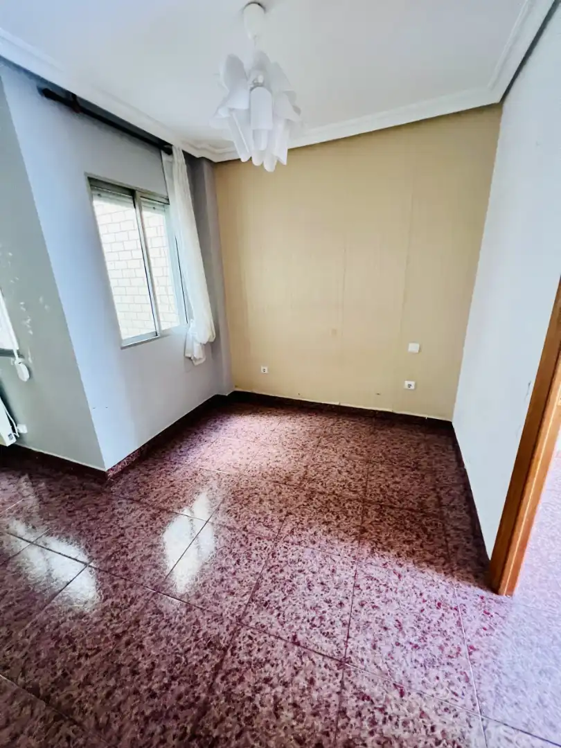 Bedroom of Flat for sale in Zaragoza  with Heating, Oven and Washing machine