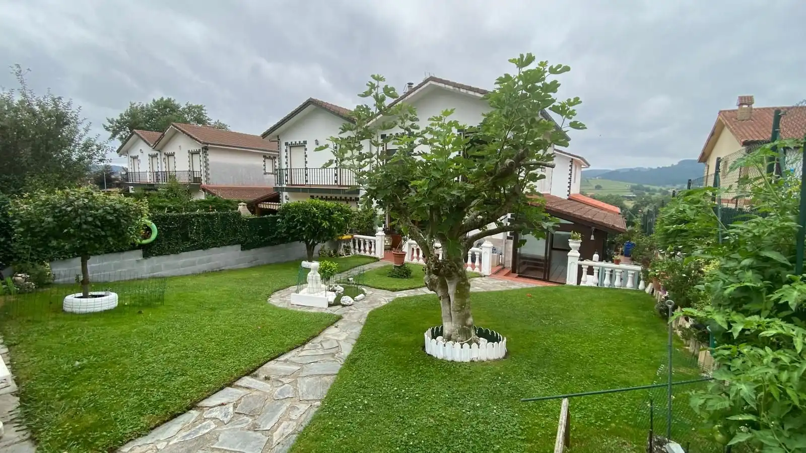 Jardí de Casa adosada en venda en Meruelo amb Moblat