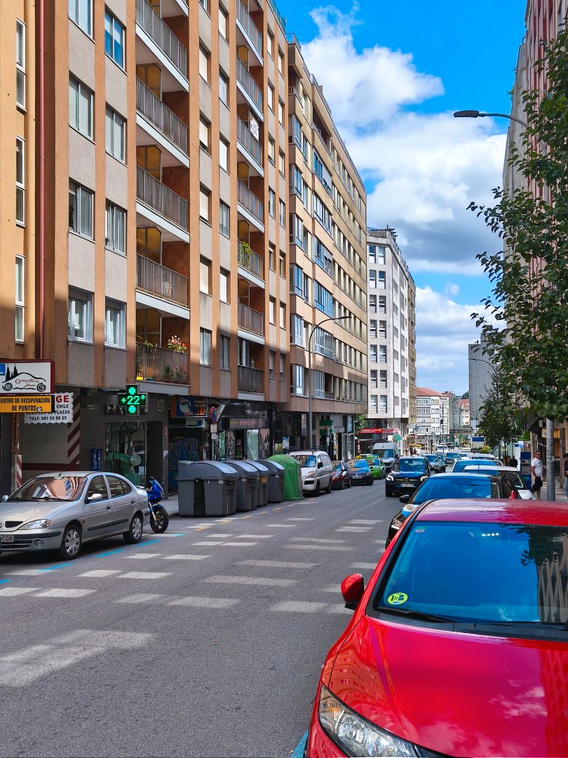 Vista exterior de Pis en venda en Santiago de Compostela  amb Moblat i Balcó