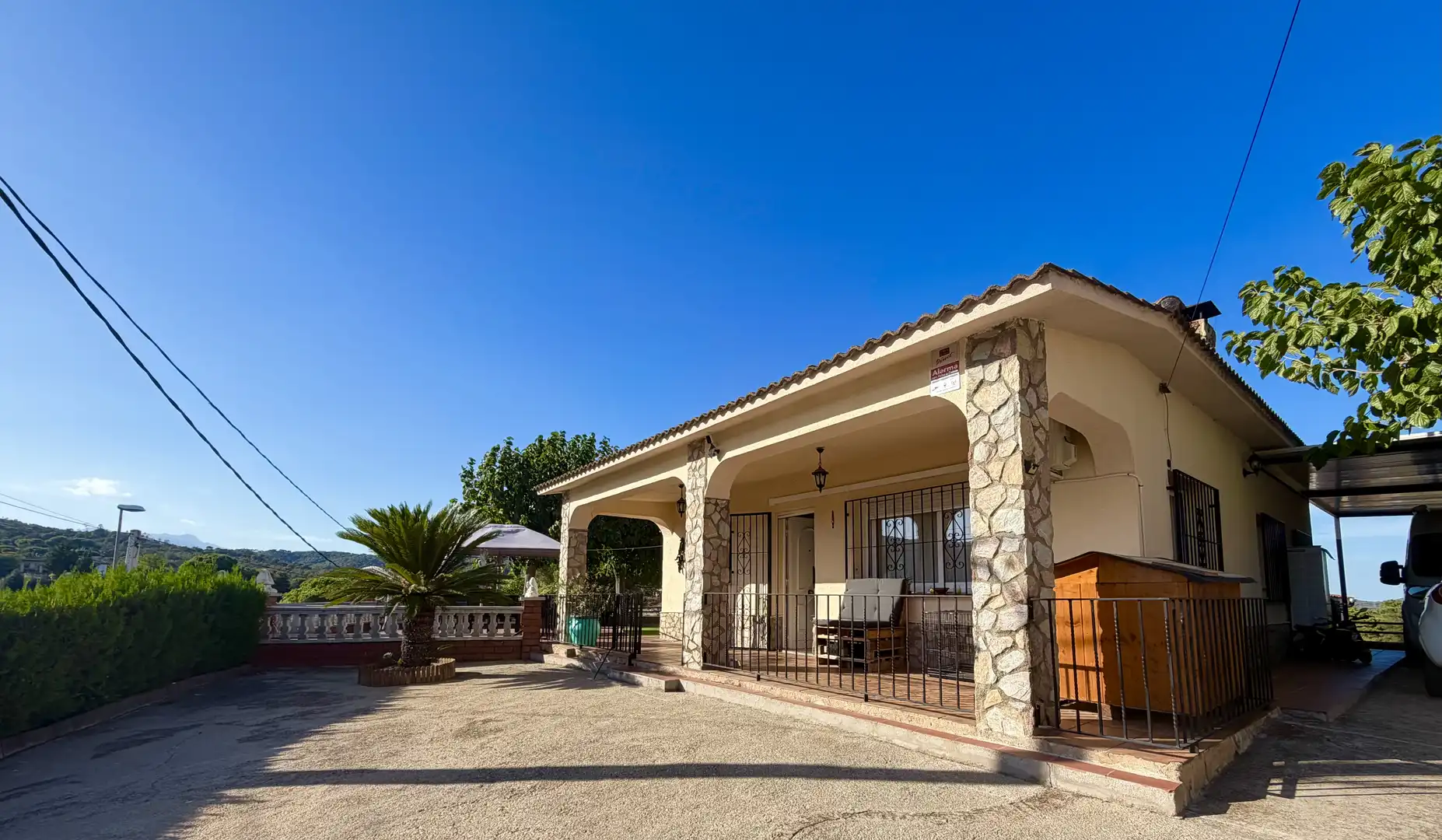 Vista exterior de Casa o chalet en venta en Tordera con Aire acondicionado, Terraza y Piscina