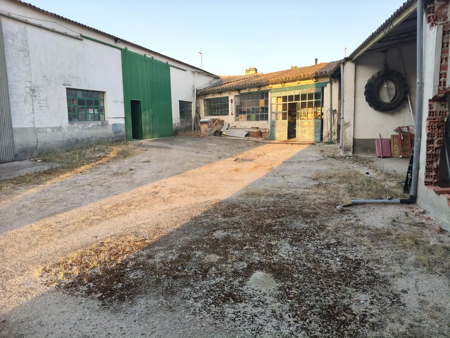 Außenansicht von Gebäude zum Verkauf in Fontiveros